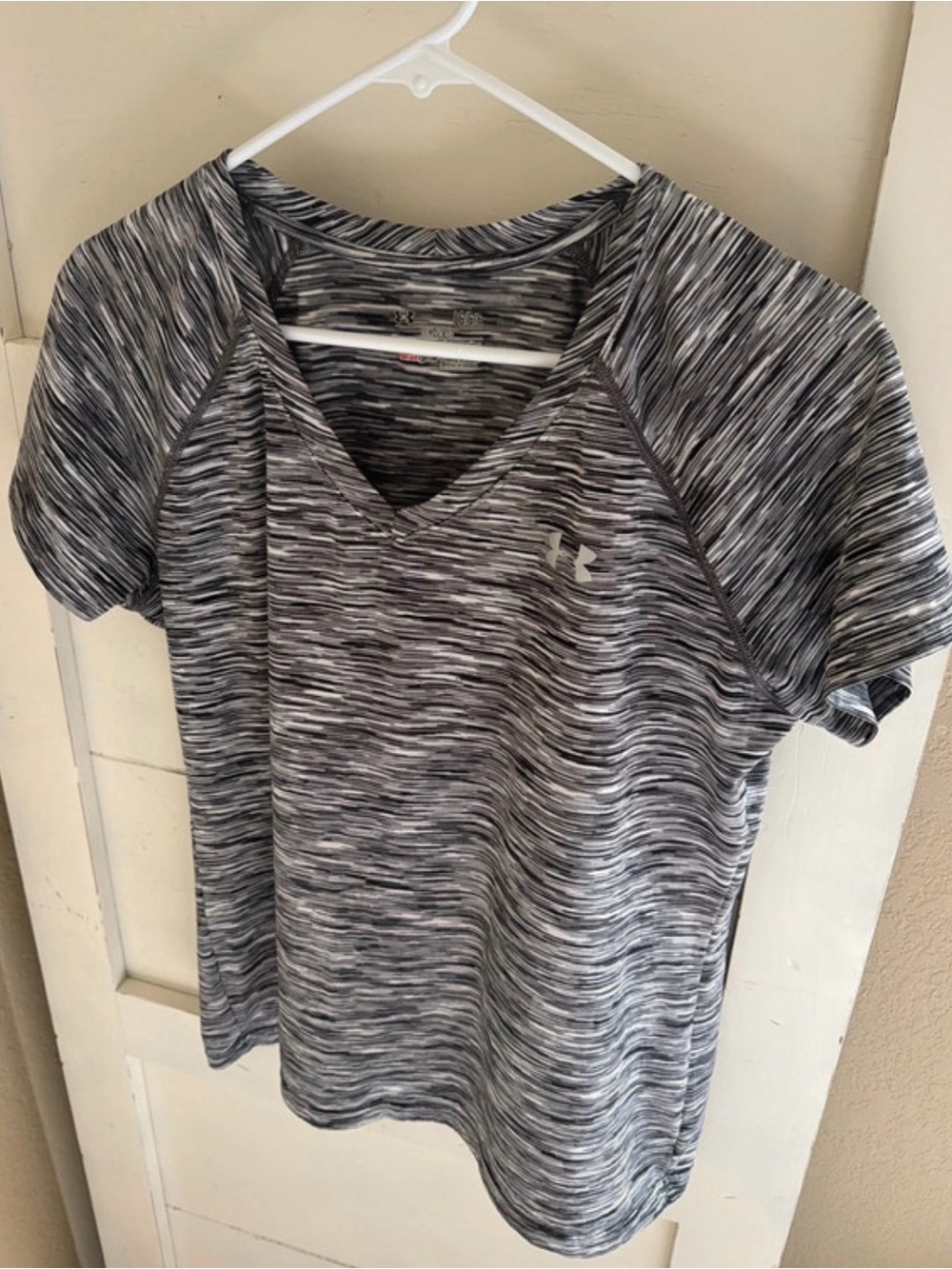 Women’s Under Armour Large Workout Top